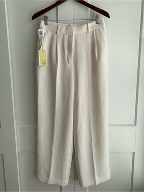 Aritizia the effortless Trousers Wide Leg Cream heigh rise size 8